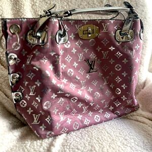 Blush tote with silver monogrammed print